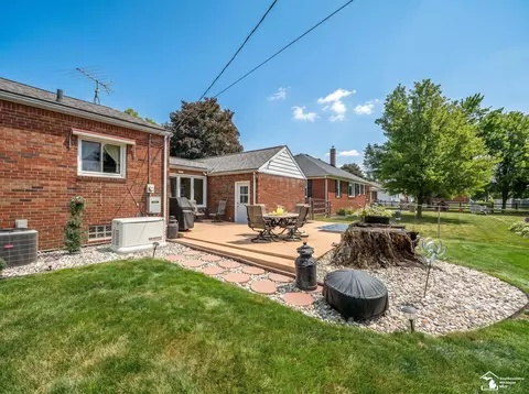 Exterior - 831 Wolverine, Monroe, MI 48161 photo 6 of 11