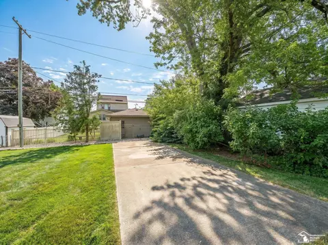 Exterior - 831 Wolverine, Monroe, MI 48161 photo 5 of 11