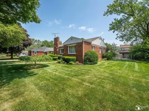 Exterior - 831 Wolverine, Monroe, MI 48161 photo 2 of 11