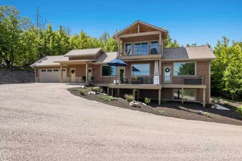 525 High Pnes, Boyne City, MI 49712