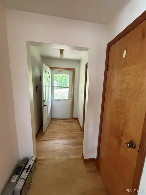 Entry Way - 315 Seilo, Ishpeming, MI 49849 photo 2 of 2