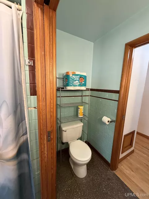 Bath - 315 Seilo, Ishpeming, MI 49849 photo 3 of 5