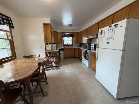 Kitchen - 315 Seilo, Ishpeming, MI 49849 photo 1 of 2
