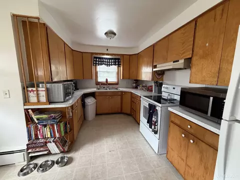 Kitchen - 315 Seilo, Ishpeming, MI 49849 photo 2 of 2