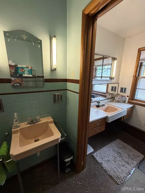 Bath - 315 Seilo, Ishpeming, MI 49849 photo 2 of 5