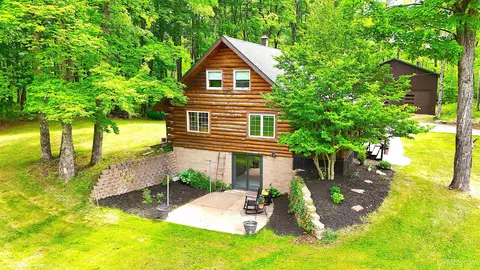 10585 S Us Highway 41, Skandia, MI 49885