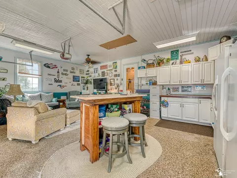 Kitchen - 2223 Fix, Monroe, MI 48162 photo 6 of 6