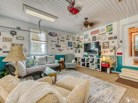 Living - 2223 Fix, Monroe, MI 48162 photo 7 of 8