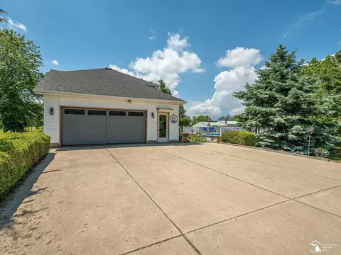 Exterior - 2223 Fix, Monroe, MI 48162 photo 5 of 23