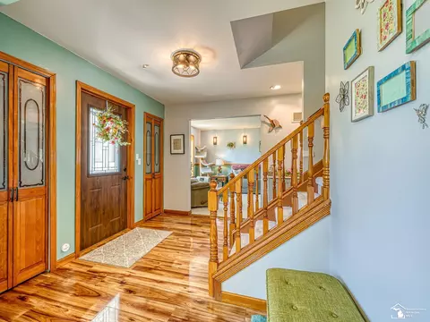 Entry Way - 2223 Fix, Monroe, MI 48162 photo 4 of 7