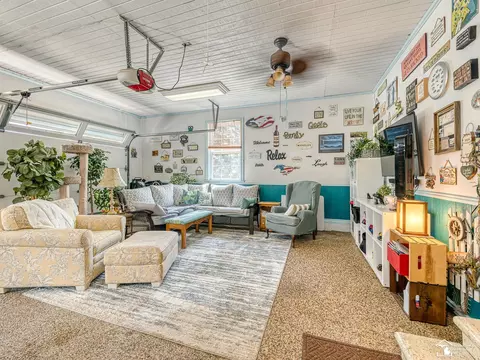 Living - 2223 Fix, Monroe, MI 48162 photo 8 of 8