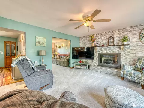 Living - 2223 Fix, Monroe, MI 48162 photo 5 of 8
