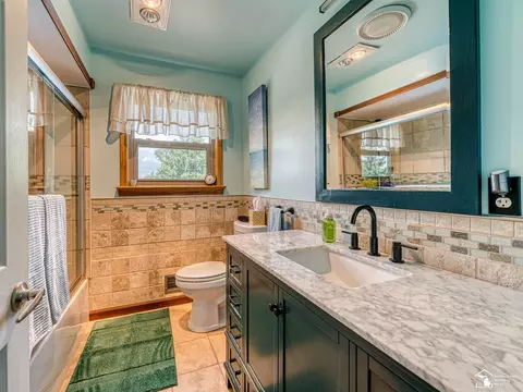 Bath - 2223 Fix, Monroe, MI 48162 photo 4 of 5