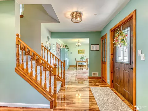 Entry Way - 2223 Fix, Monroe, MI 48162 photo 2 of 7