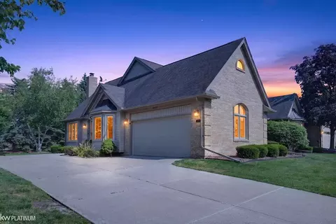 54532 Cambridge, Shelby Township, MI 48315