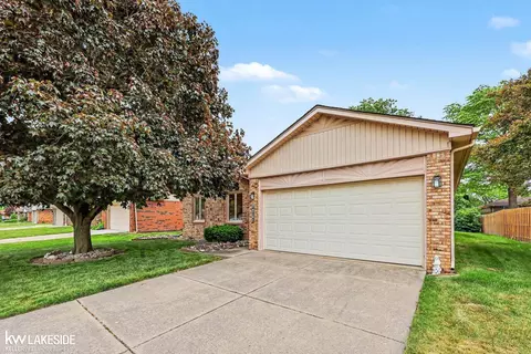 46396 Peach Grv, Macomb, MI 48044