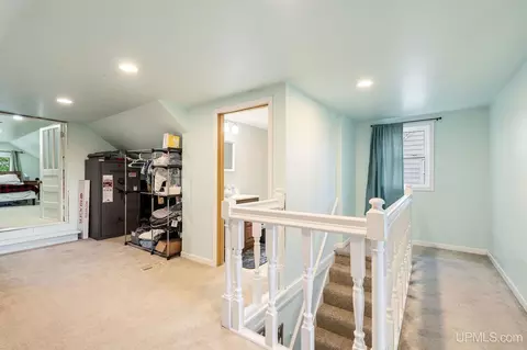 Entry Way - 1225 N Second, Ishpeming, MI 49849 photo 3 of 4
