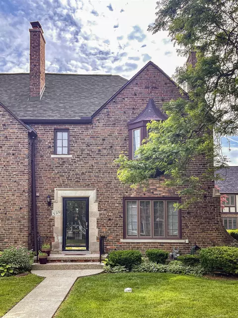 520 St Clair, Grosse Pointe, MI 48230