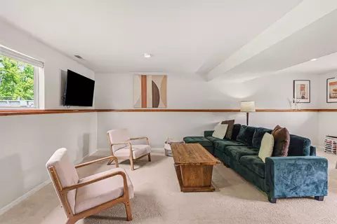 Living - 1447 Cedarwood, Flushing, MI 48433 photo 4 of 4