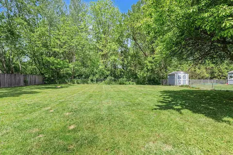 Exterior - 1447 Cedarwood, Flushing, MI 48433 photo 6 of 8
