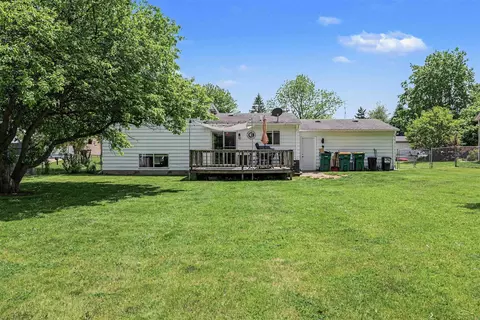 Exterior - 1447 Cedarwood, Flushing, MI 48433 photo 7 of 8