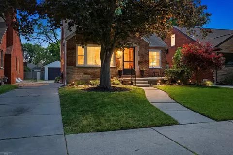 21144 Fleetwood, Harper Woods, MI 48225