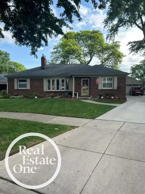 1012 N Brys, Grosse Pointe Woods, MI 48236