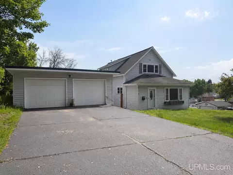 915 W Brown, Iron Mountain, MI 49801