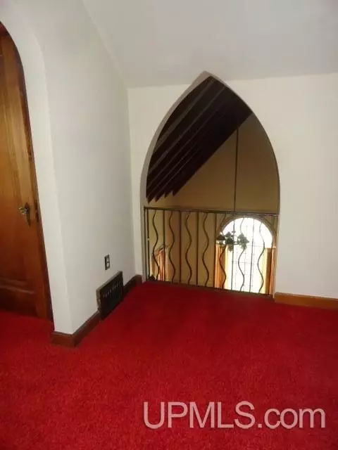 Entry Way - 130 E Onota, Munising, MI 49862 photo 5 of 5