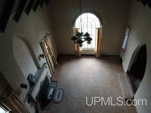 Living - 130 E Onota, Munising, MI 49862 photo 5 of 5