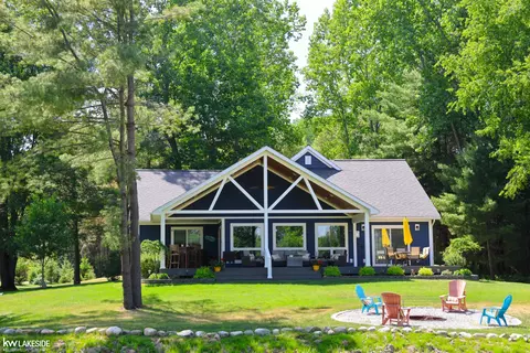 521 W W Riv, Gladwin, MI 48624