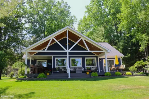 521 W W Riv, Gladwin, MI 48624