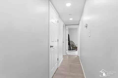 Entry Way - 5885 Sylvia, Taylor, MI 48180 photo 1 of 1