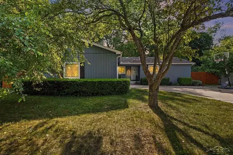 5401 Drake, Midland, MI 48640