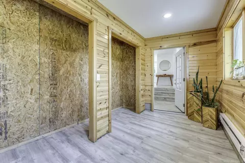 Entry Way - 2481 N Ruth, Deckerville, MI 48427 photo 6 of 8