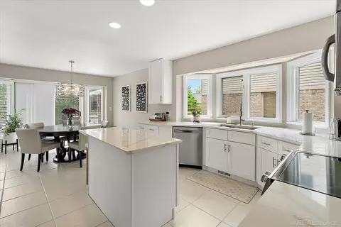 Kitchen - 54764 Malheur, Macomb, MI 48042 photo 2 of 5