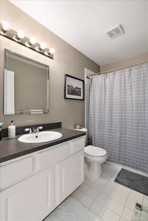 Bath - 54764 Malheur, Macomb, MI 48042 photo 6 of 6