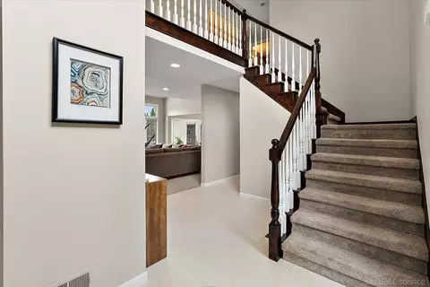 Entry Way - 54764 Malheur, Macomb, MI 48042 photo 3 of 5