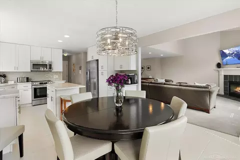 Dining - 54764 Malheur, Macomb, MI 48042 photo 2 of 2