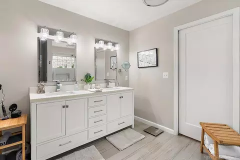 Bath - 54764 Malheur, Macomb, MI 48042 photo 3 of 6