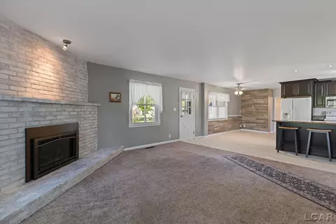 Living - 807 Conklin, Tecumseh, MI 49286 photo 3 of 7