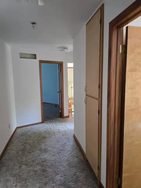 Entry Way - 5691 Ormes, Vassar, MI 48768 photo 4 of 6