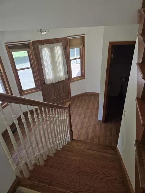 Entry Way - 5691 Ormes, Vassar, MI 48768 photo 5 of 6