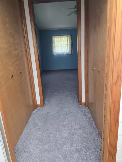 Entry Way - 5691 Ormes, Vassar, MI 48768 photo 3 of 6