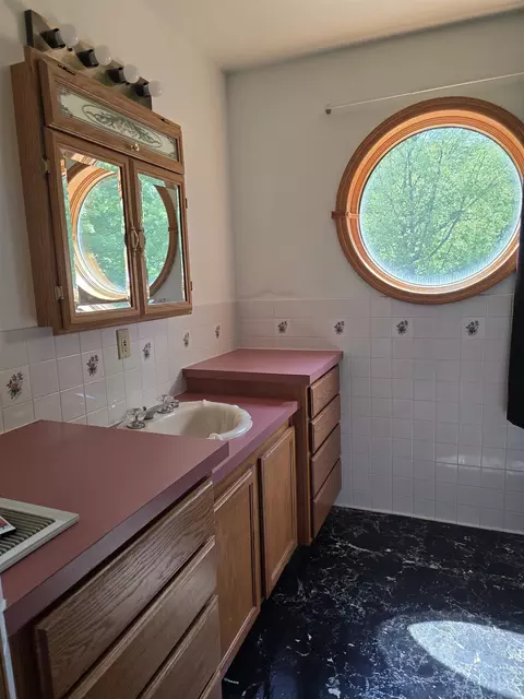 Bath - 5691 Ormes, Vassar, MI 48768 photo 1 of 7