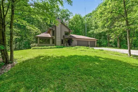 4455 N Ehlers, Midland, MI 48642
