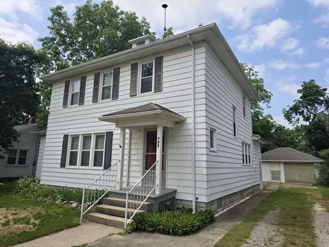 743 N Saginaw, Owosso, MI 48867