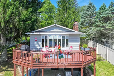 6300 Bullard, Fenton, MI 48430