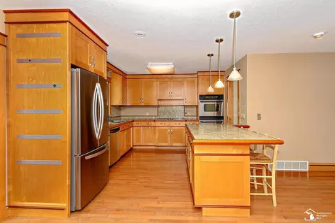 Kitchen - 7904 Comanche, Temperance, MI 48182 photo 1 of 2
