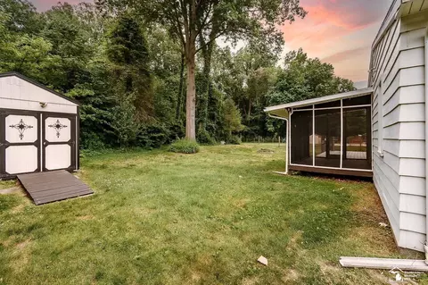 Exterior - 7904 Comanche, Temperance, MI 48182 photo 2 of 3